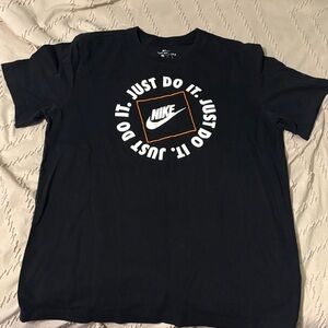 Large Nike Men's Black T-Shirt